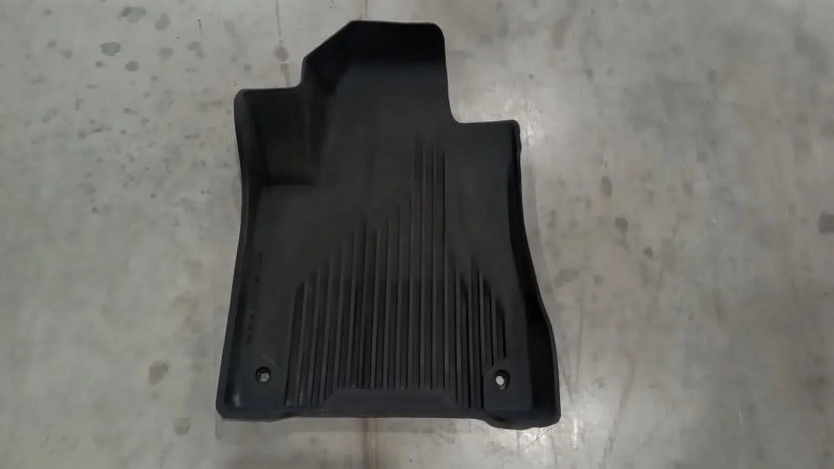 Jeep Cherokee 2017 Mat & Floor Rubber Pre-Owned OEM (Good) Set Front 3 Rear