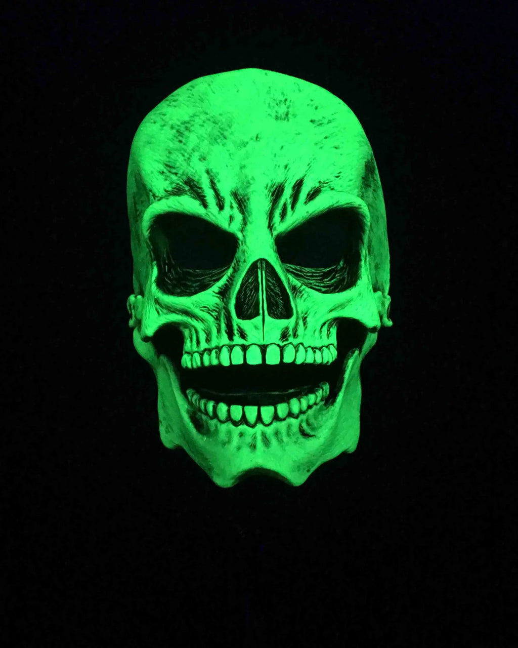 Mask Uv Sock Green Skull